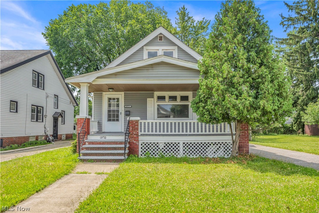 13722 Saybrook Avenue Garfield Heights OH 44105