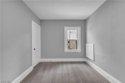 13722 Saybrook Avenue Garfield Heights OH 44105