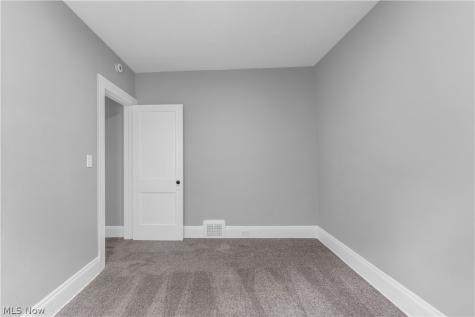 13722 Saybrook Avenue Garfield Heights OH 44105