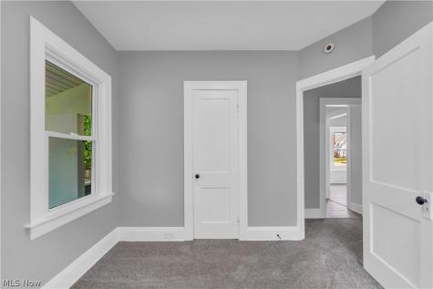 13722 Saybrook Avenue Garfield Heights OH 44105