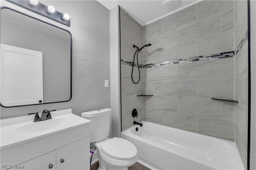 13722 Saybrook Avenue Garfield Heights OH 44105