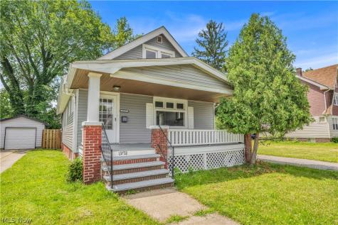 13722 Saybrook Avenue Garfield Heights OH 44105