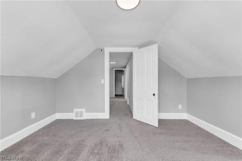 13722 Saybrook Avenue Garfield Heights OH 44105