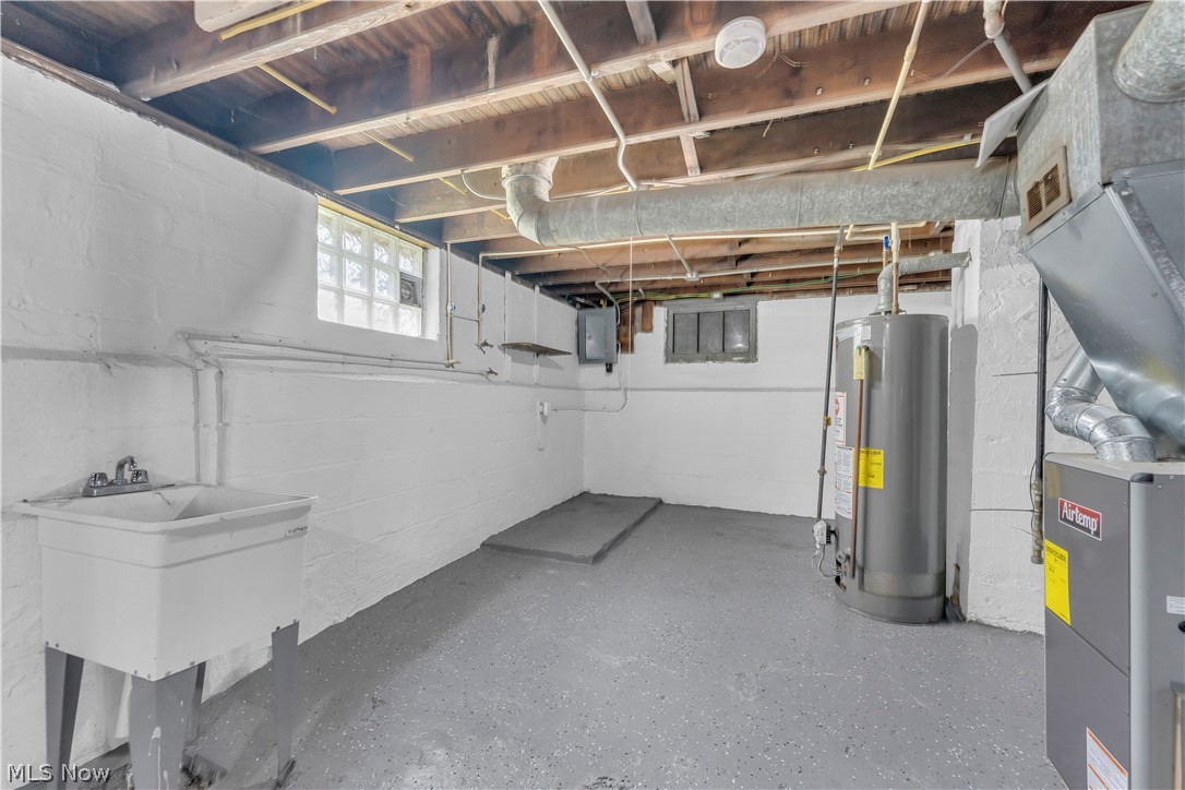 13722 Saybrook Avenue Garfield Heights OH 44105