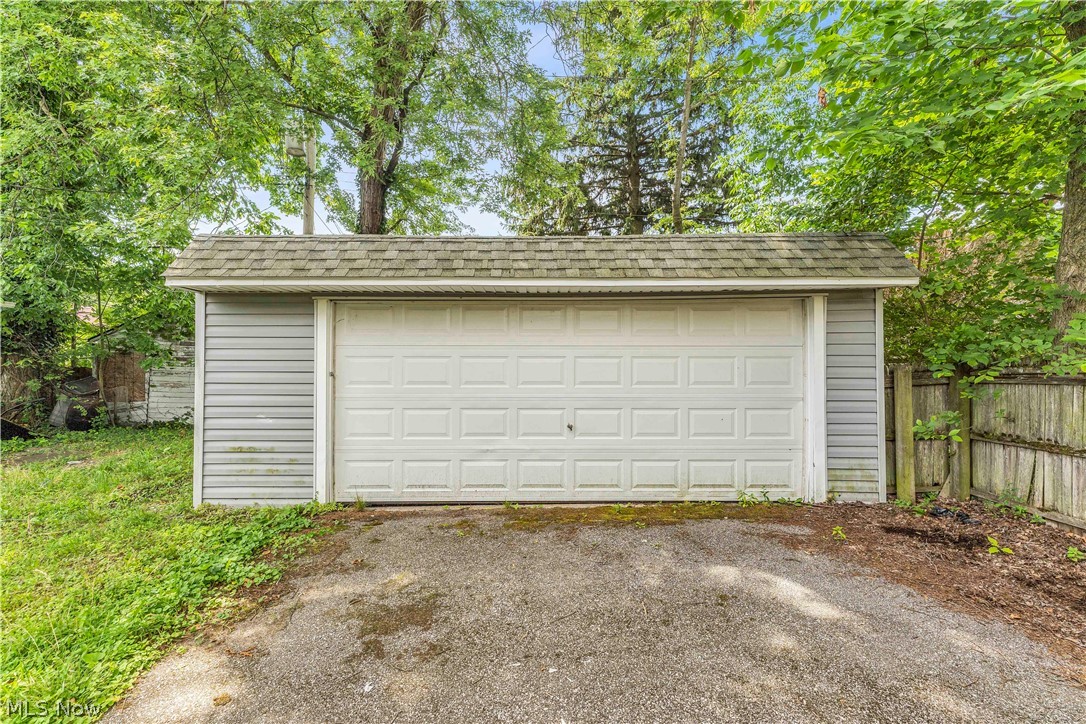13722 Saybrook Avenue Garfield Heights OH 44105