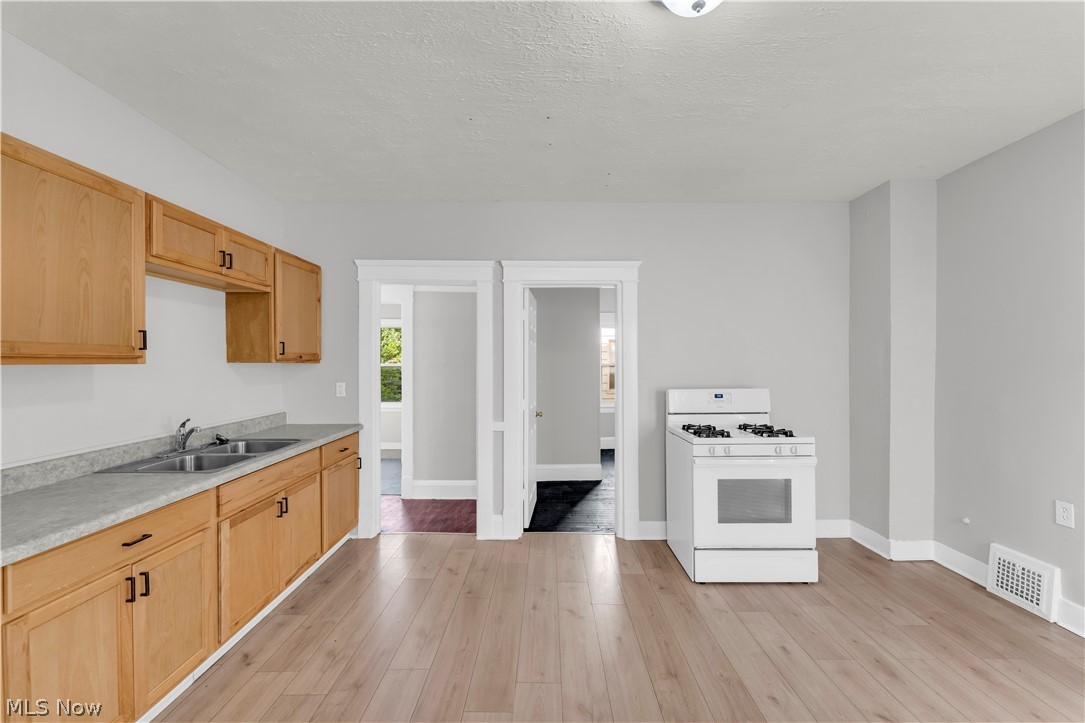 13105 Carrington Avenue Cleveland OH 44135