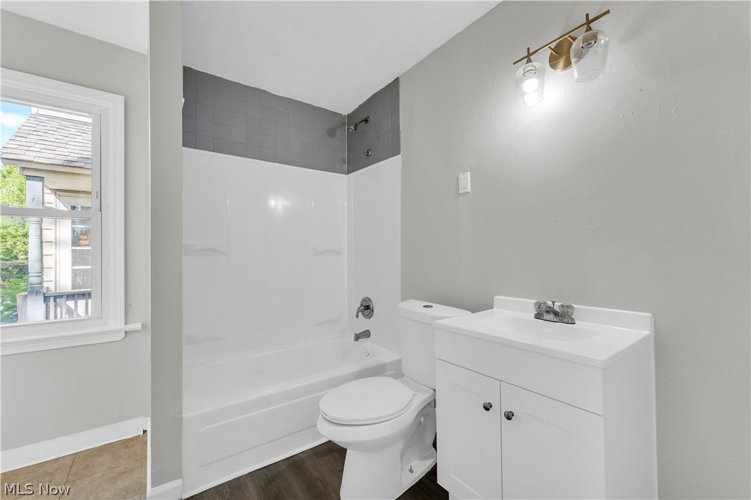 13105 Carrington Avenue Cleveland OH 44135