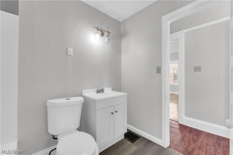 13105 Carrington Avenue Cleveland OH 44135