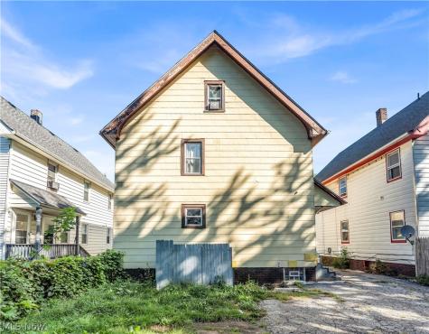 13105 Carrington Avenue Cleveland OH 44135