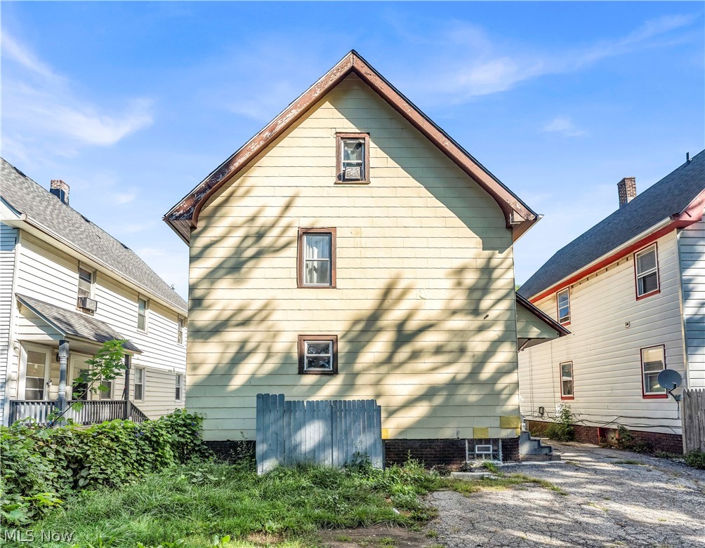 13105 Carrington Avenue Cleveland OH 44135