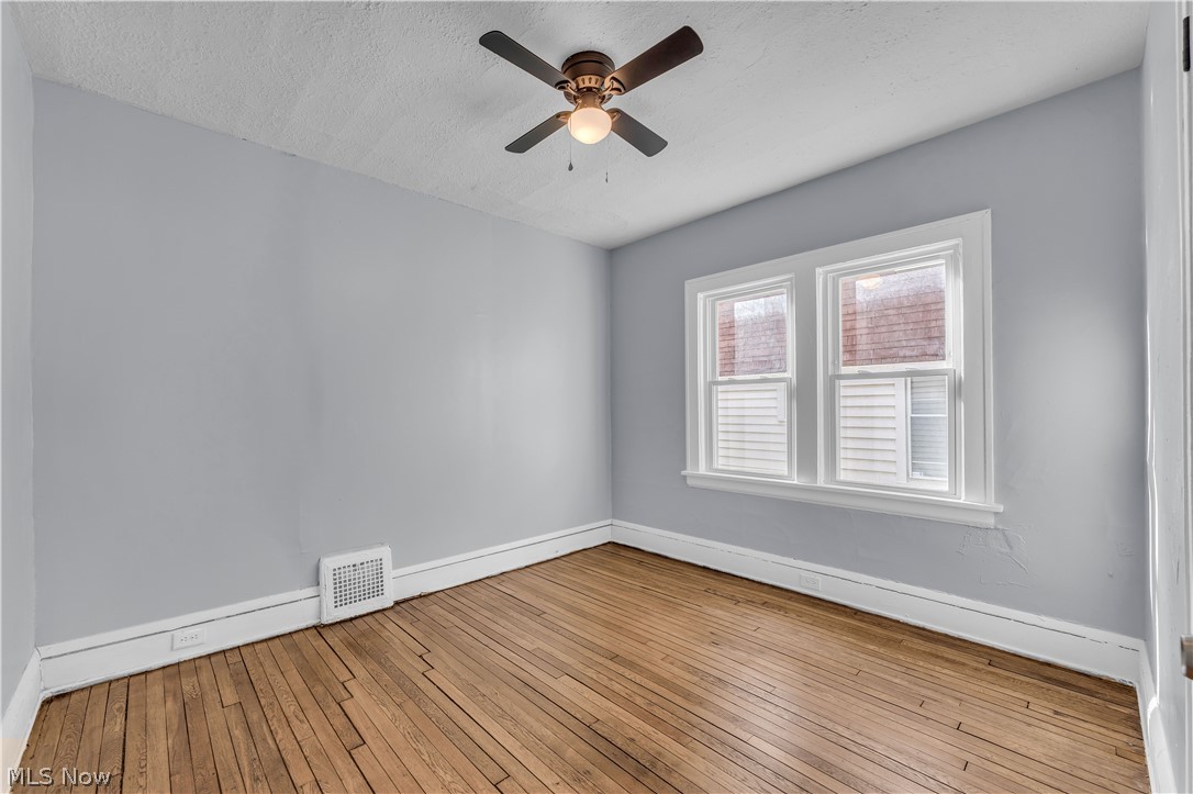 11913 Buckingham Avenue Cleveland OH 44120