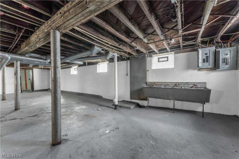 11913 Buckingham Avenue Cleveland OH 44120