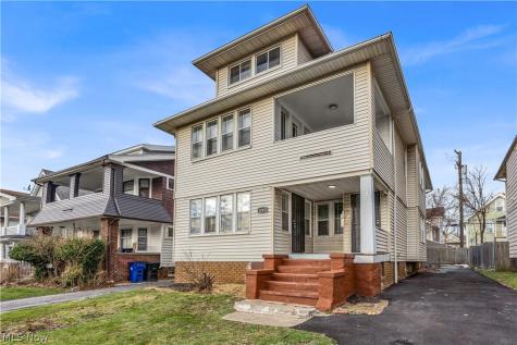 11913 Buckingham Avenue Cleveland OH 44120
