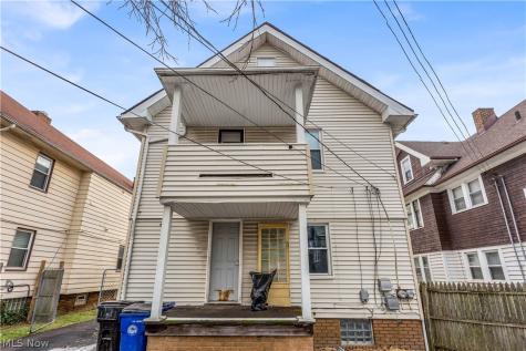 11913 Buckingham Avenue Cleveland OH 44120