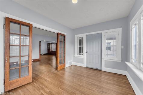 11913 Buckingham Avenue Cleveland OH 44120