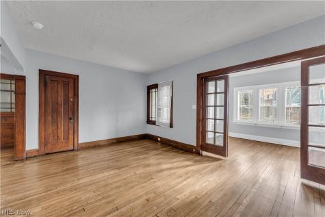 11913 Buckingham Avenue Cleveland OH 44120