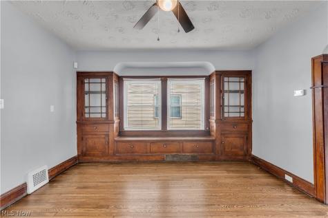 11913 Buckingham Avenue Cleveland OH 44120