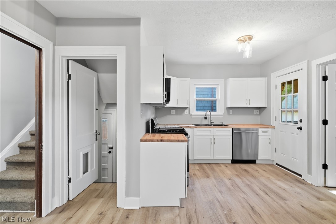 1539 Elbur Avenue Lakewood OH 44107