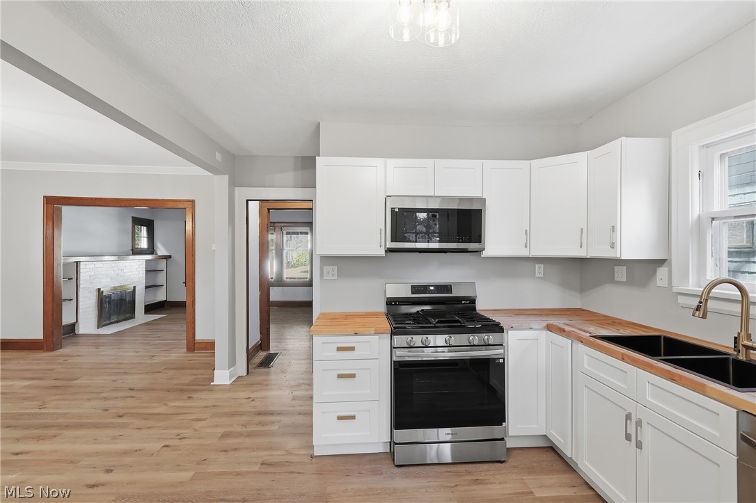 1539 Elbur Avenue Lakewood OH 44107