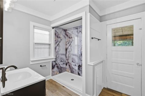 1539 Elbur Avenue Lakewood OH 44107