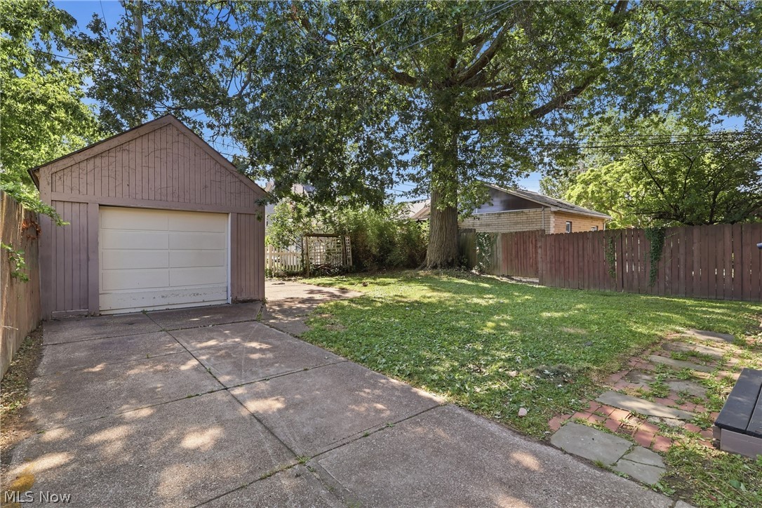1539 Elbur Avenue Lakewood OH 44107