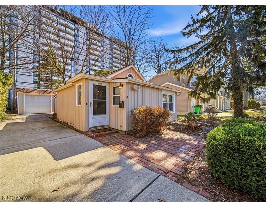 101 E 238th Street Cleveland OH 44123