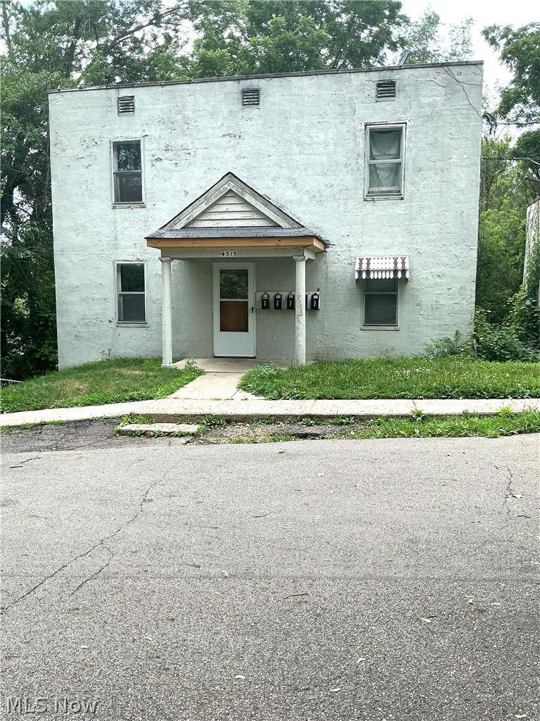 4315 Paige Avenue NW Canton OH 44709
