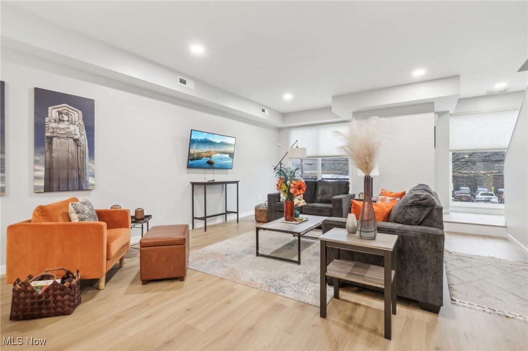 2053 W 20th Street Cleveland OH 44113