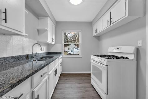 13514 Emery Avenue Cleveland OH 44135