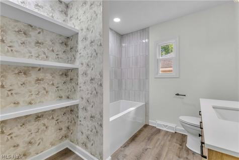 171 Lakewood Drive Avon Lake OH 44012