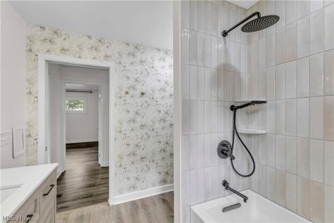 171 Lakewood Drive Avon Lake OH 44012