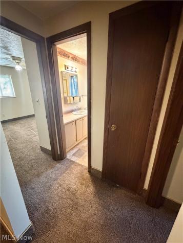 21 Wayne Street Niles OH 44446