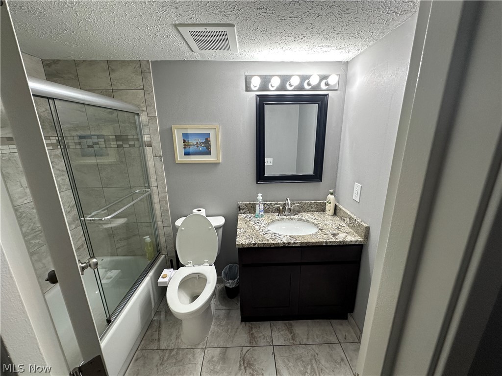 408 W Saint Clair Cleveland OH 44113