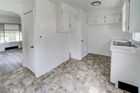 1343 Victory Drive South Euclid OH 44121