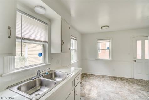 1343 Victory Drive South Euclid OH 44121