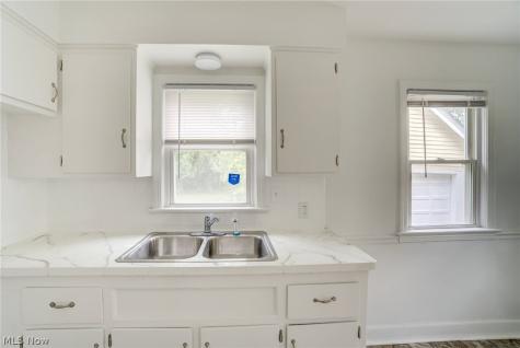 1343 Victory Drive South Euclid OH 44121