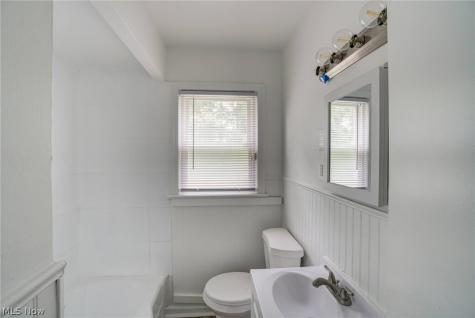 1343 Victory Drive South Euclid OH 44121