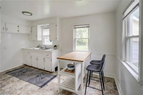 1343 Victory Drive South Euclid OH 44121