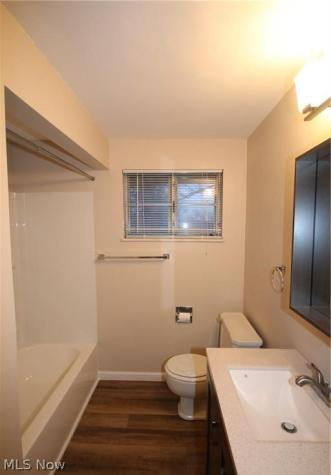 617 E Robinson Avenue Barberton OH 44203