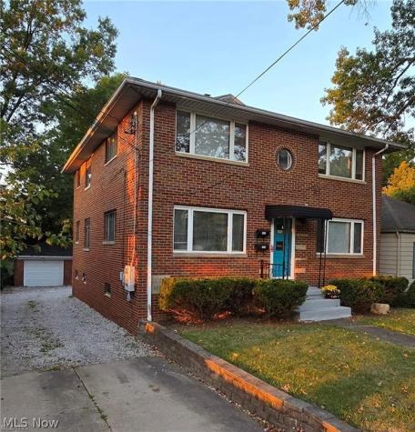 617 E Robinson Avenue Barberton OH 44203