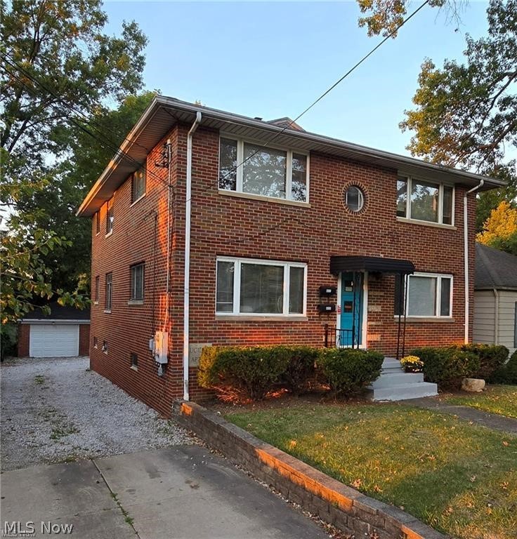 617 E Robinson Avenue Barberton OH 44203