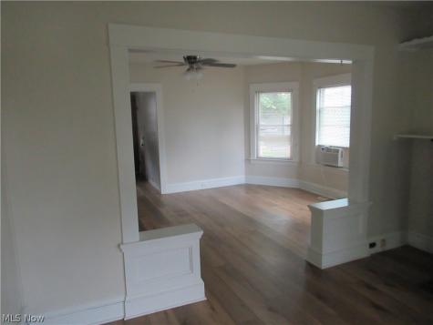 1520 Ridgewood Avenue Lakewood OH 44107