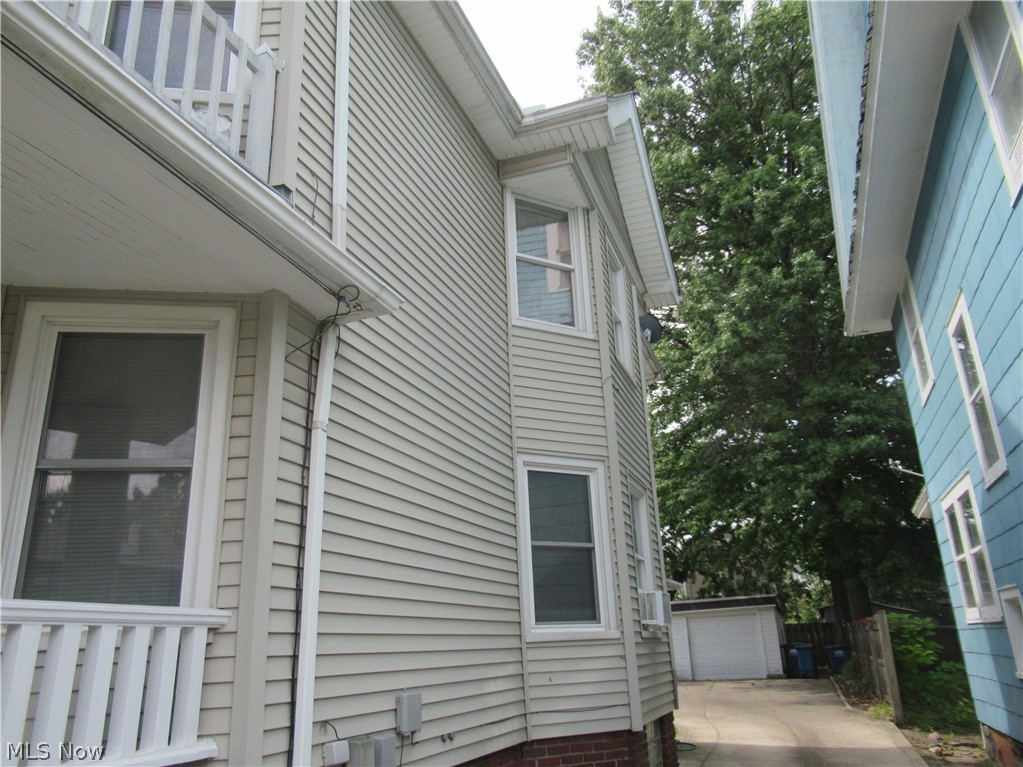 1520 Ridgewood Avenue Lakewood OH 44107