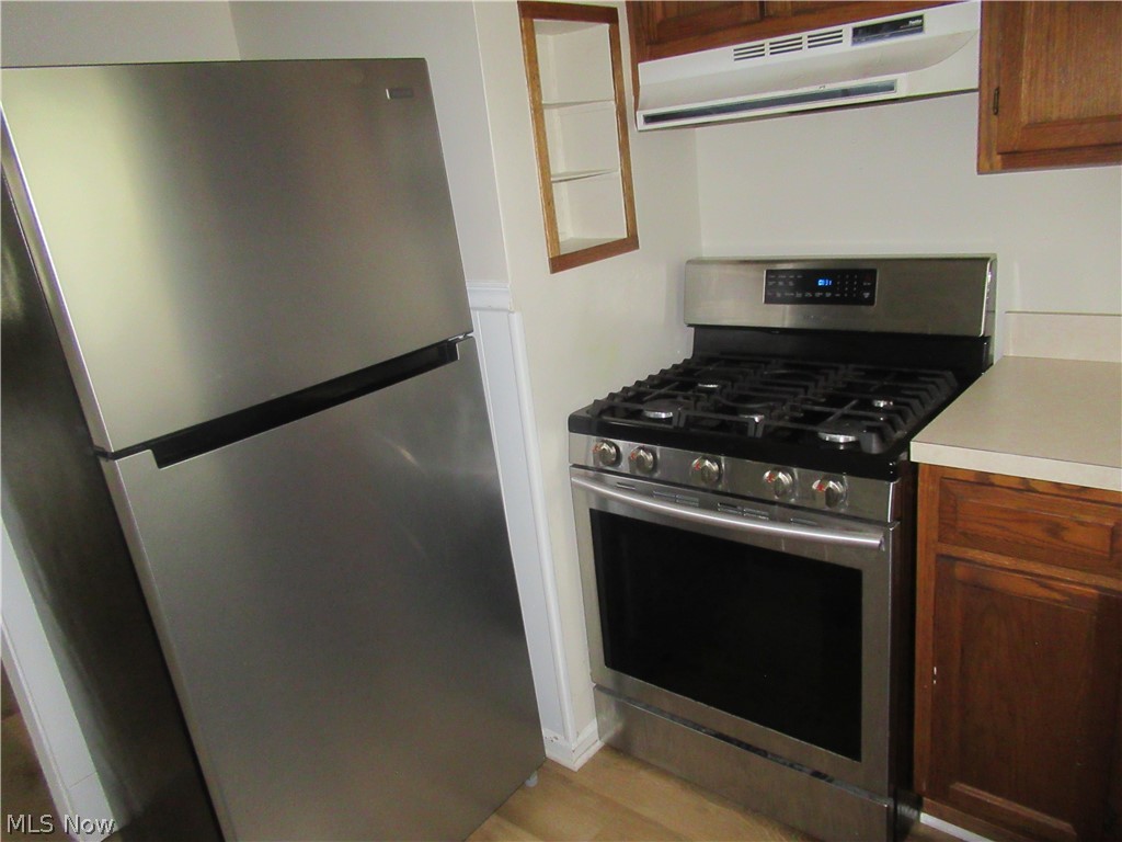 1520 Ridgewood Avenue Lakewood OH 44107
