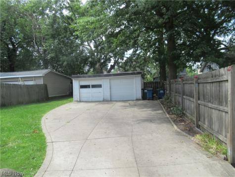1520 Ridgewood Avenue Lakewood OH 44107
