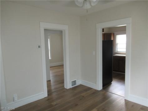 1520 Ridgewood Avenue Lakewood OH 44107