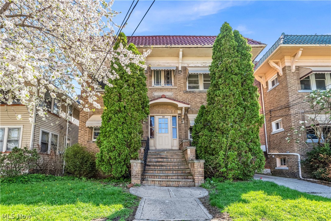1353 Phelps Avenue Lakewood OH 44107