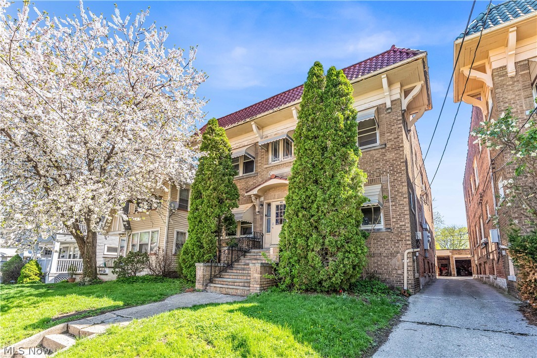 1353 Phelps Avenue Lakewood OH 44107