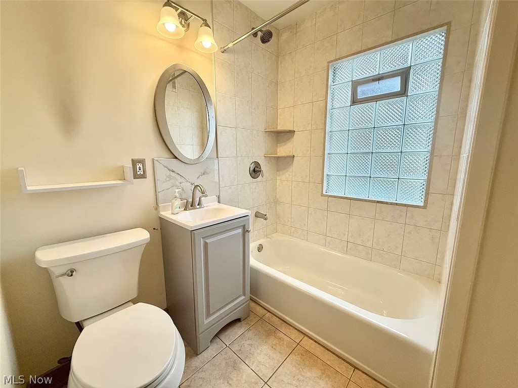 2171 Lincoln Avenue Lakewood OH 44107