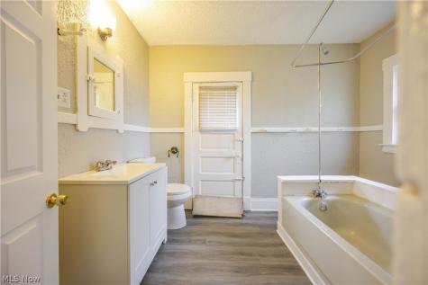 10828 Orville Avenue Cleveland OH 44106